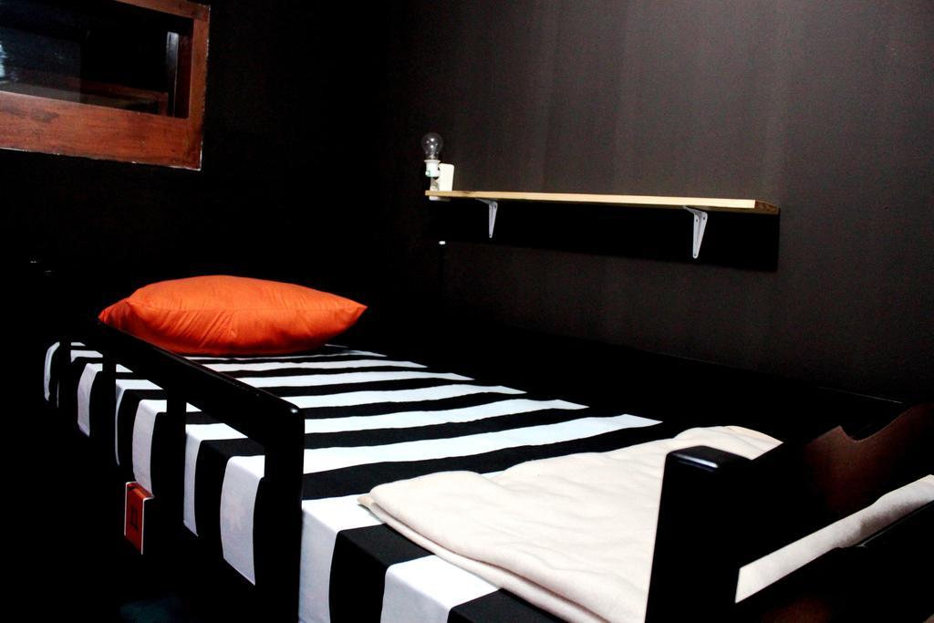 Pinisi Backpacker Hostel Bandung Kamer foto